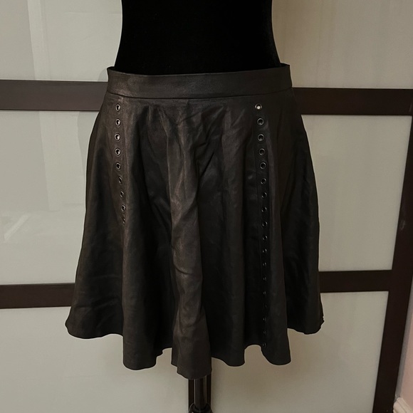 Alice + Olivia Leather Skirt - Picture 5 of 6